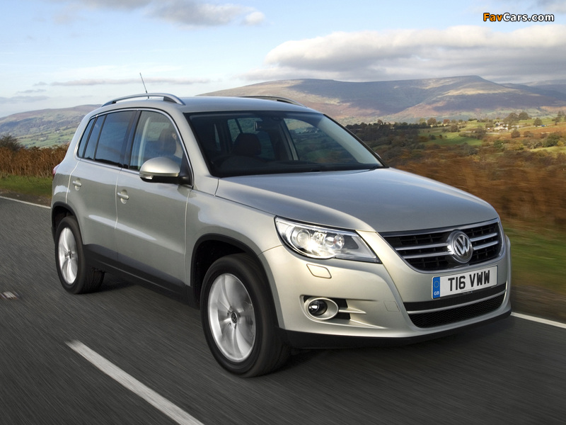 Volkswagen Tiguan UK-spec 2008–11 images (800 x 600)