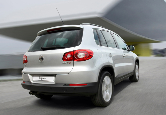 Volkswagen Tiguan 2008–11 images