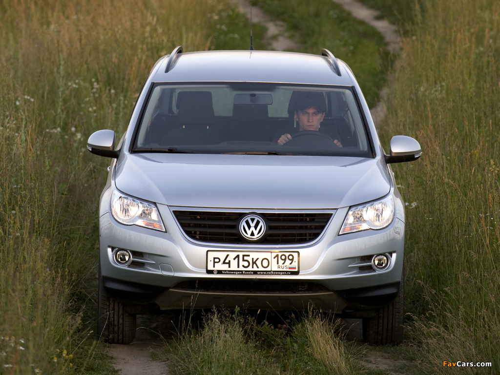 Volkswagen Tiguan Track & Field 2008–11 images (1024 x 768)