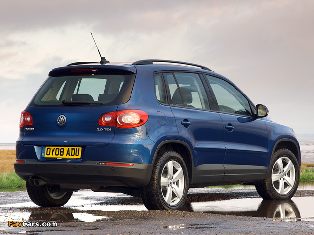 Volkswagen Tiguan Track & Field UK-spec 2008–11 photos (640 x 480)