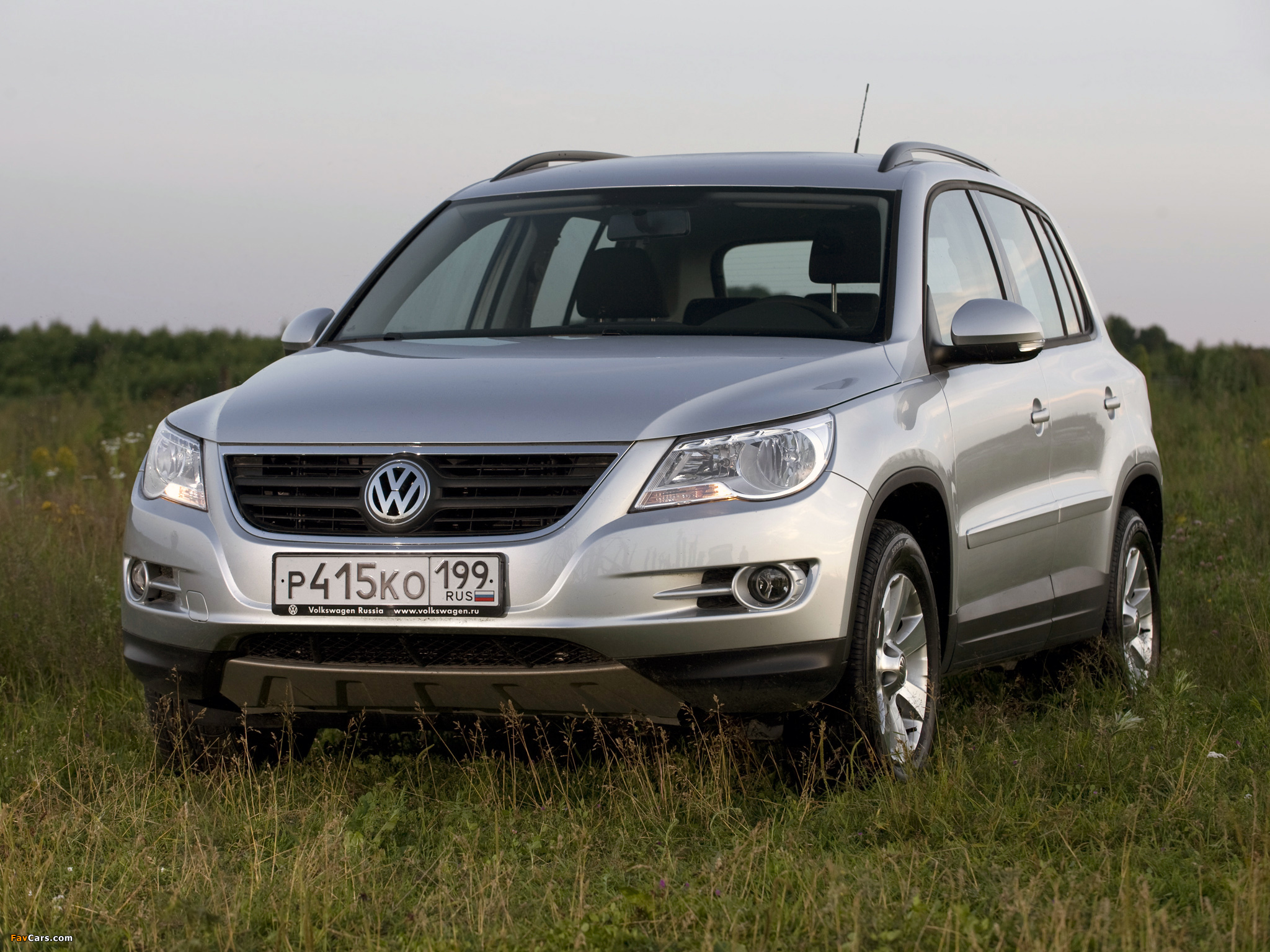 Volkswagen Tiguan Track & Field 2008–11 wallpapers (2048 x 1536)