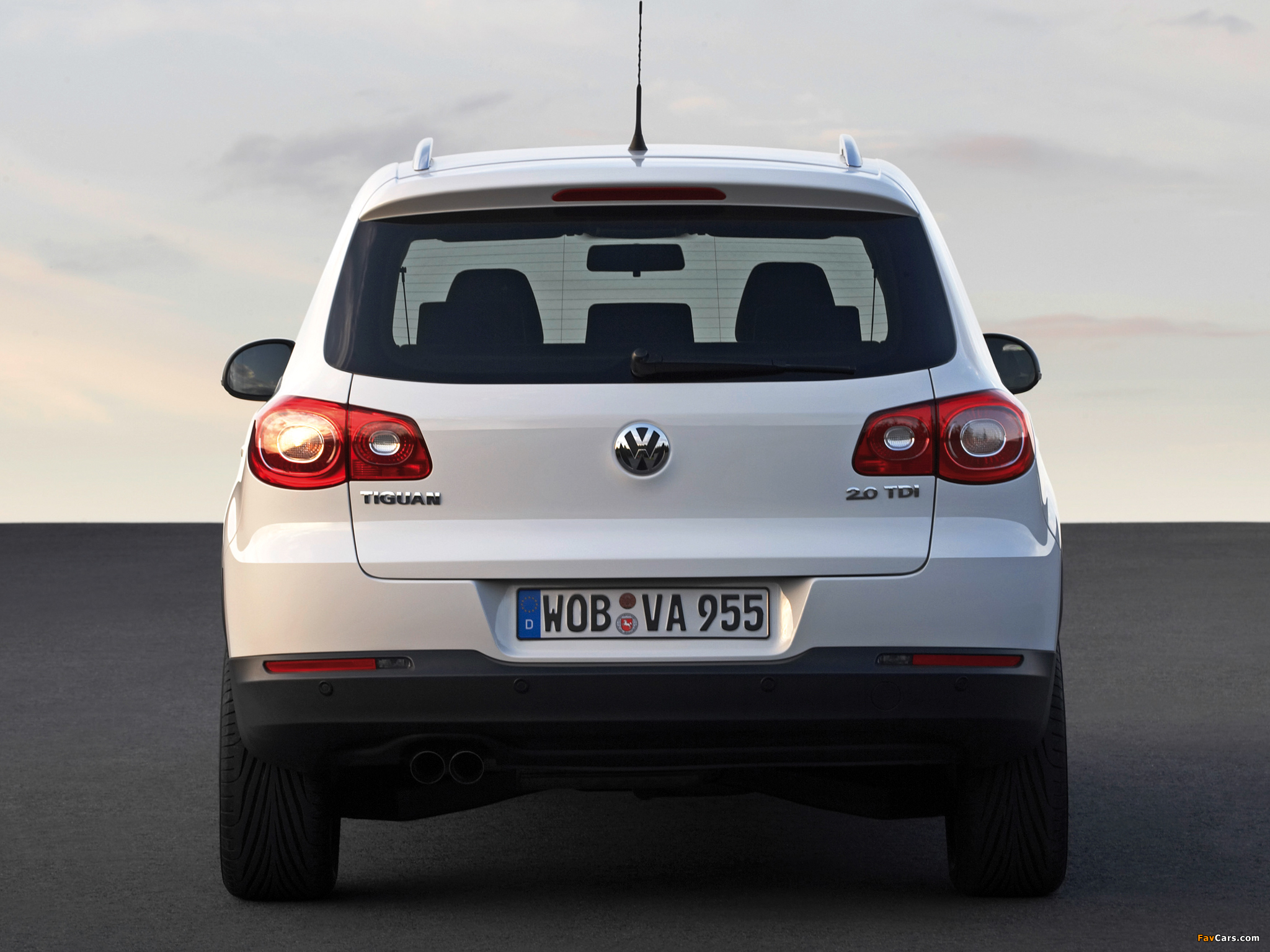 Volkswagen Tiguan 2008–11 wallpapers (2048 x 1536)