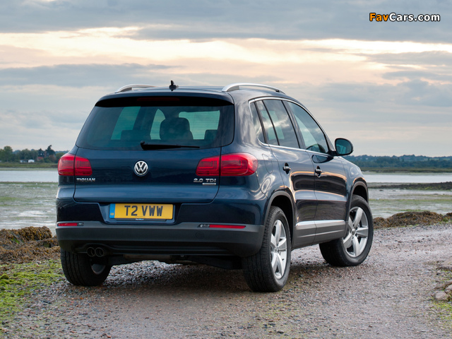 Volkswagen Tiguan Track & Style UK-spec 2011 images (640 x 480)