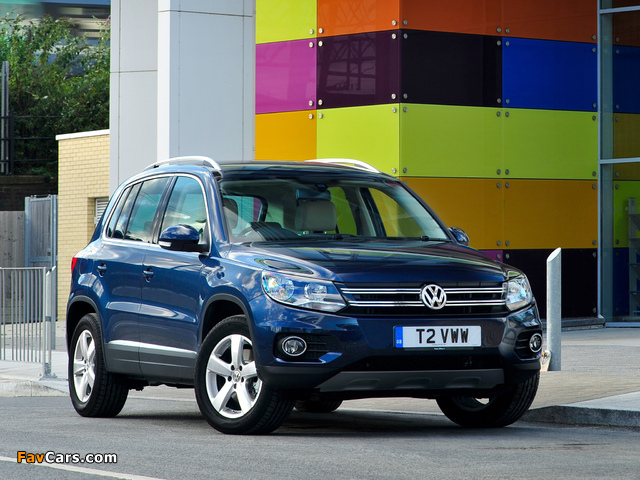 Volkswagen Tiguan Track & Style UK-spec 2011 wallpapers (640 x 480)