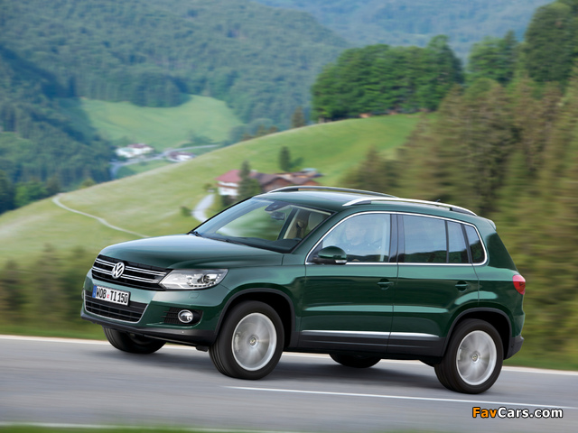 Volkswagen Tiguan Sport & Style 2011 wallpapers (640 x 480)