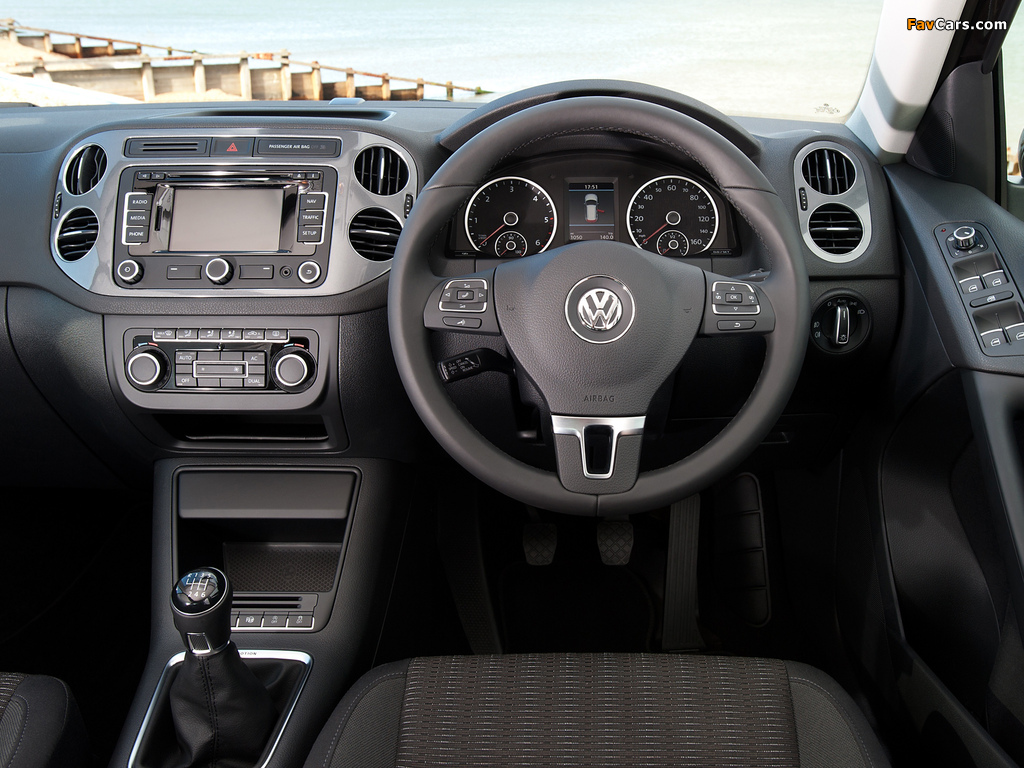 Volkswagen Tiguan Sport & Style UK-spec 2011 wallpapers (1024 x 768)