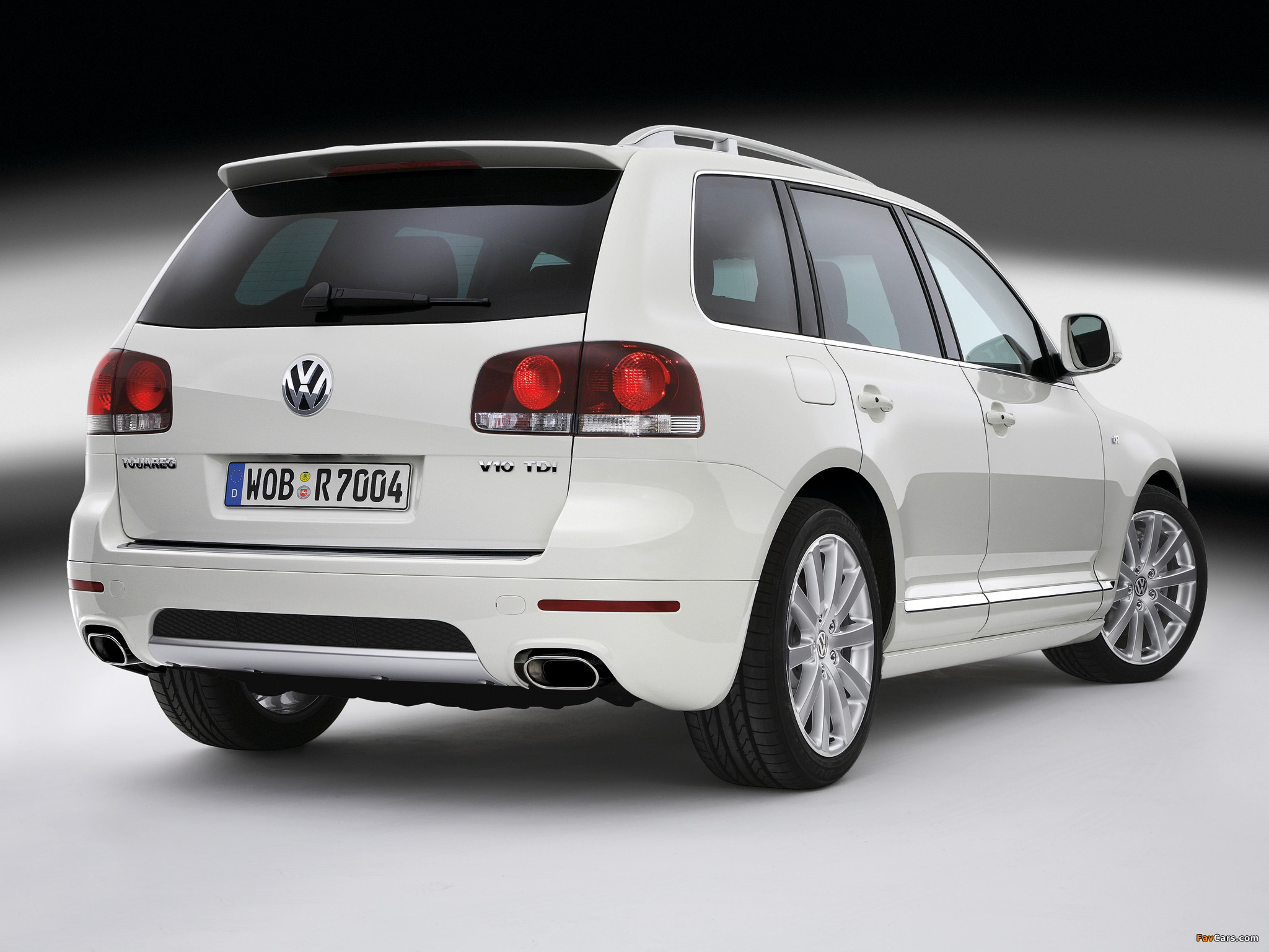 Images of Volkswagen Touareg V10 TDI R-Line 2007–09 (2048 x 1536)