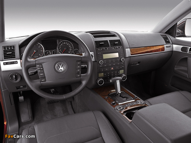 Images of Volkswagen Touareg V10 TDI US-spec 2007–09 (640 x 480)