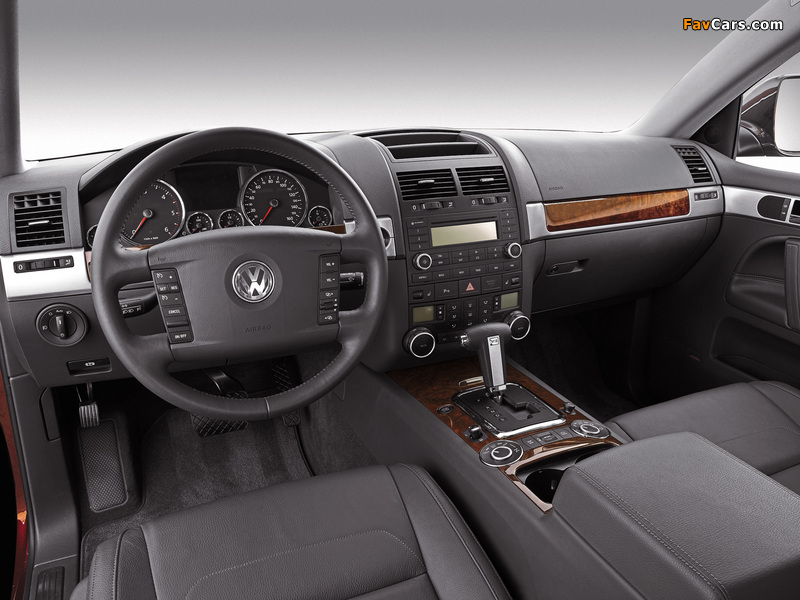Images of Volkswagen Touareg V10 TDI US-spec 2007–09 (800 x 600)