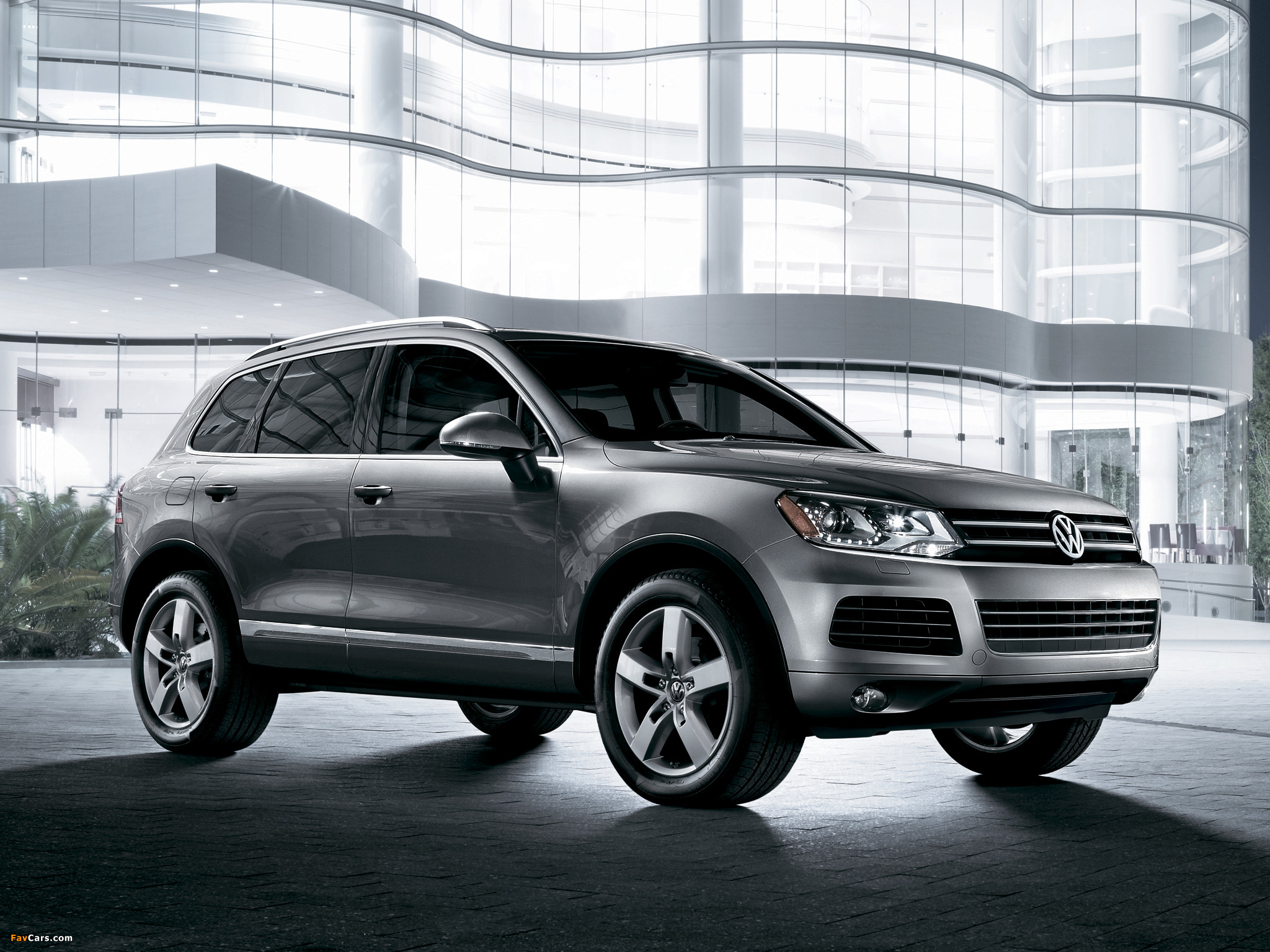 Images of Volkswagen Touareg Hybrid US-spec 2010 (2048 x 1536)