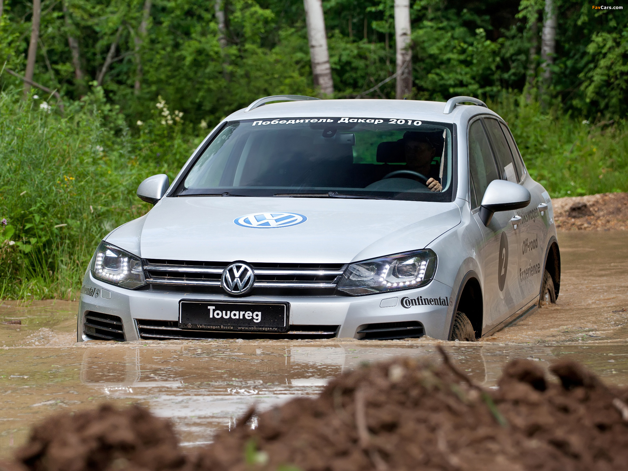 Images of Volkswagen Touareg V6 TDI Terrain Tech Paket 2010 (2048 x 1536)