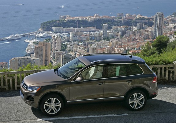 Images of Volkswagen Touareg V6 TDI US-spec 2010