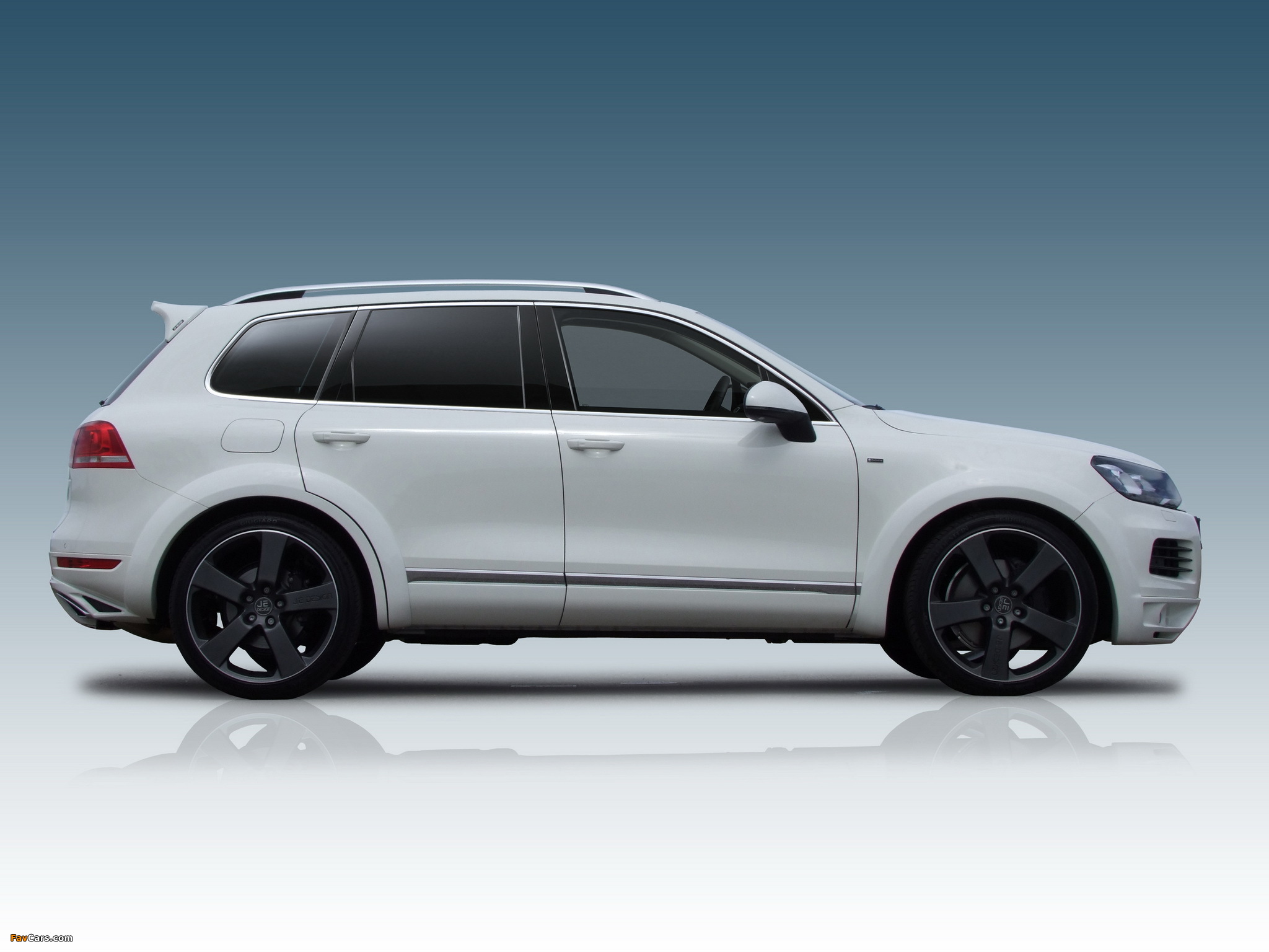 Images of Je Design Volkswagen Touareg Hybrid 2011 (2048 x 1536)