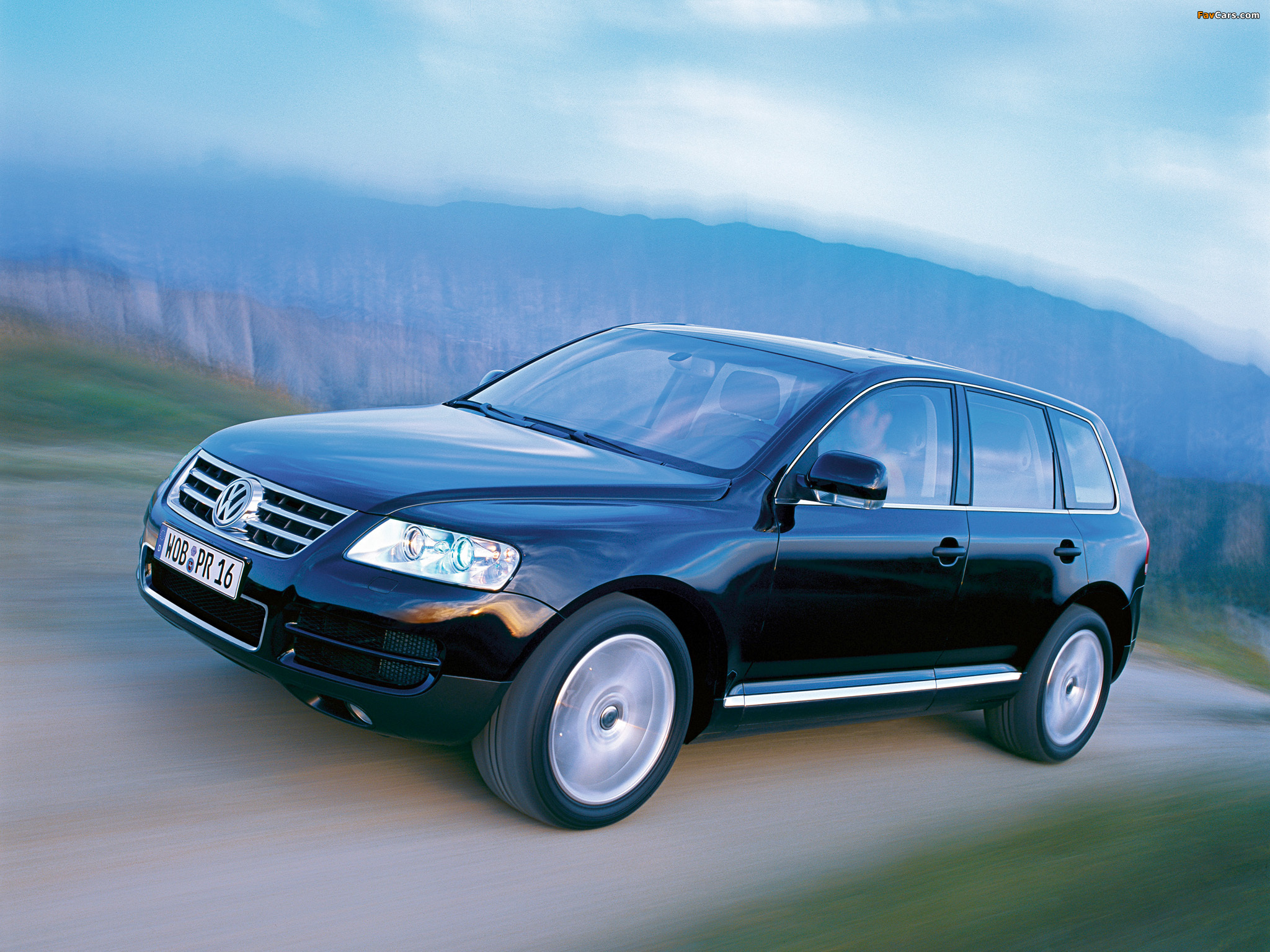 Photos of Volkswagen Touareg V6 TDI 2004–07 (2048 x 1536)