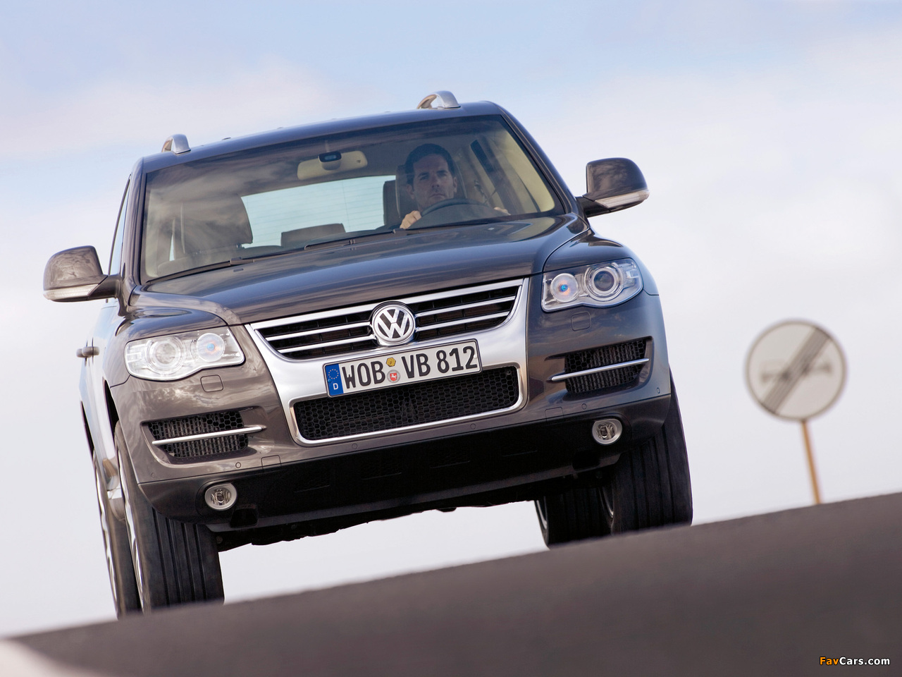 Photos of Volkswagen Touareg V10 TDI 2007–09 (1280 x 960)