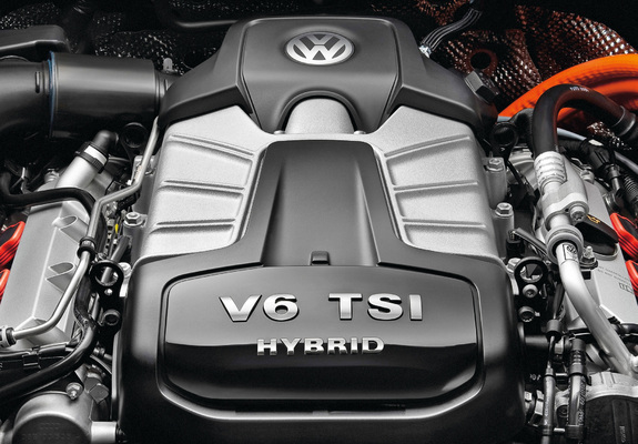 Photos of Volkswagen Touareg Hybrid 2010