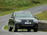 Photos of Volkswagen Touareg V6 TDI UK-spec 2010