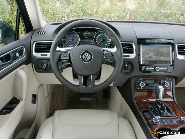 Photos of Volkswagen Touareg V6 TDI 2010 (640 x 480)