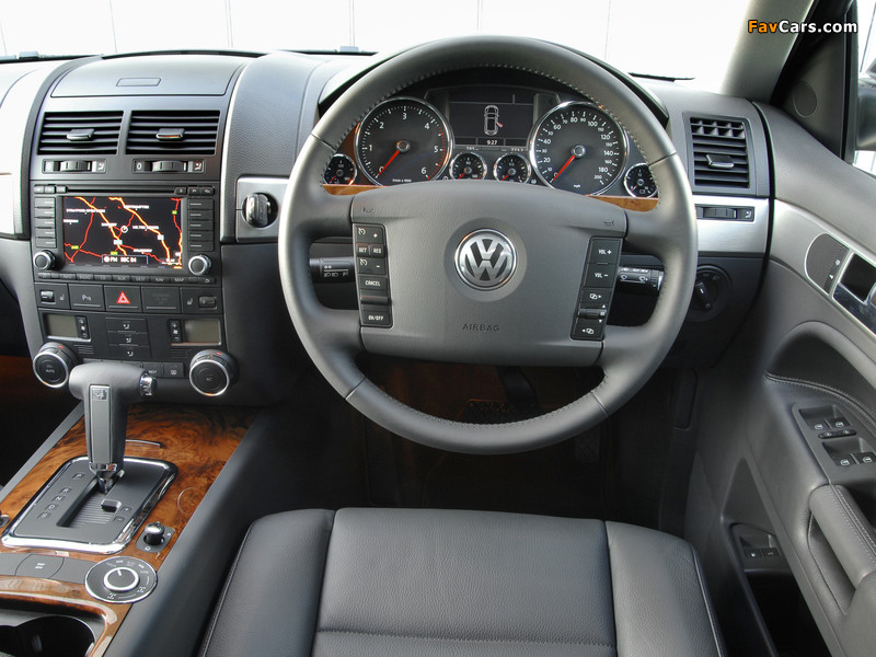 Pictures of Volkswagen Touareg V6 TDI UK-spec 2007–10 (800 x 600)