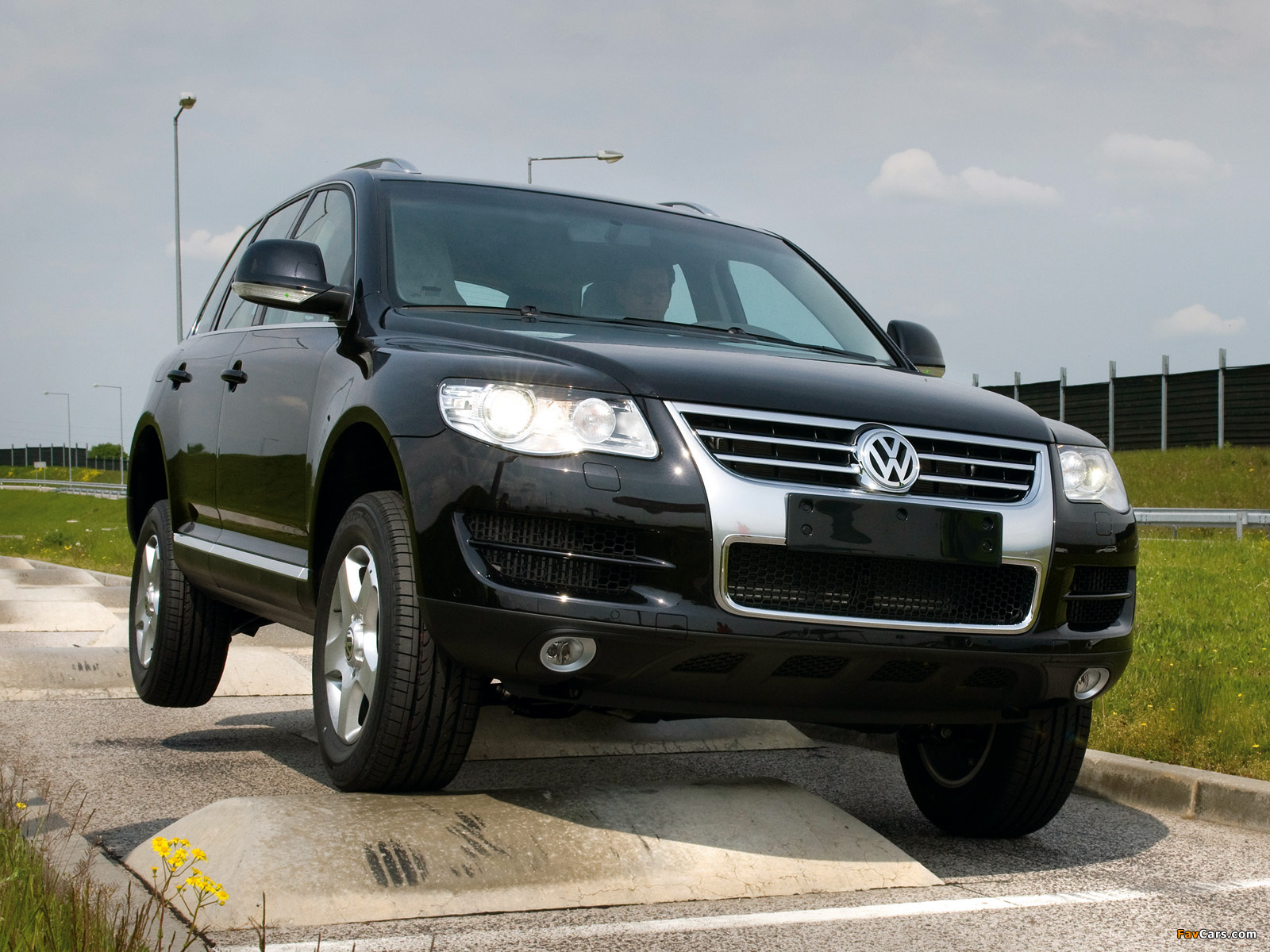 Pictures of Volkswagen Touareg V6 TDI 2007–10 (1600 x 1200)