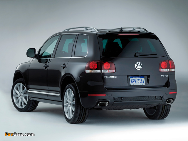 Pictures of Volkswagen Touareg V6 TDI Lux Limited 2009 (640 x 480)