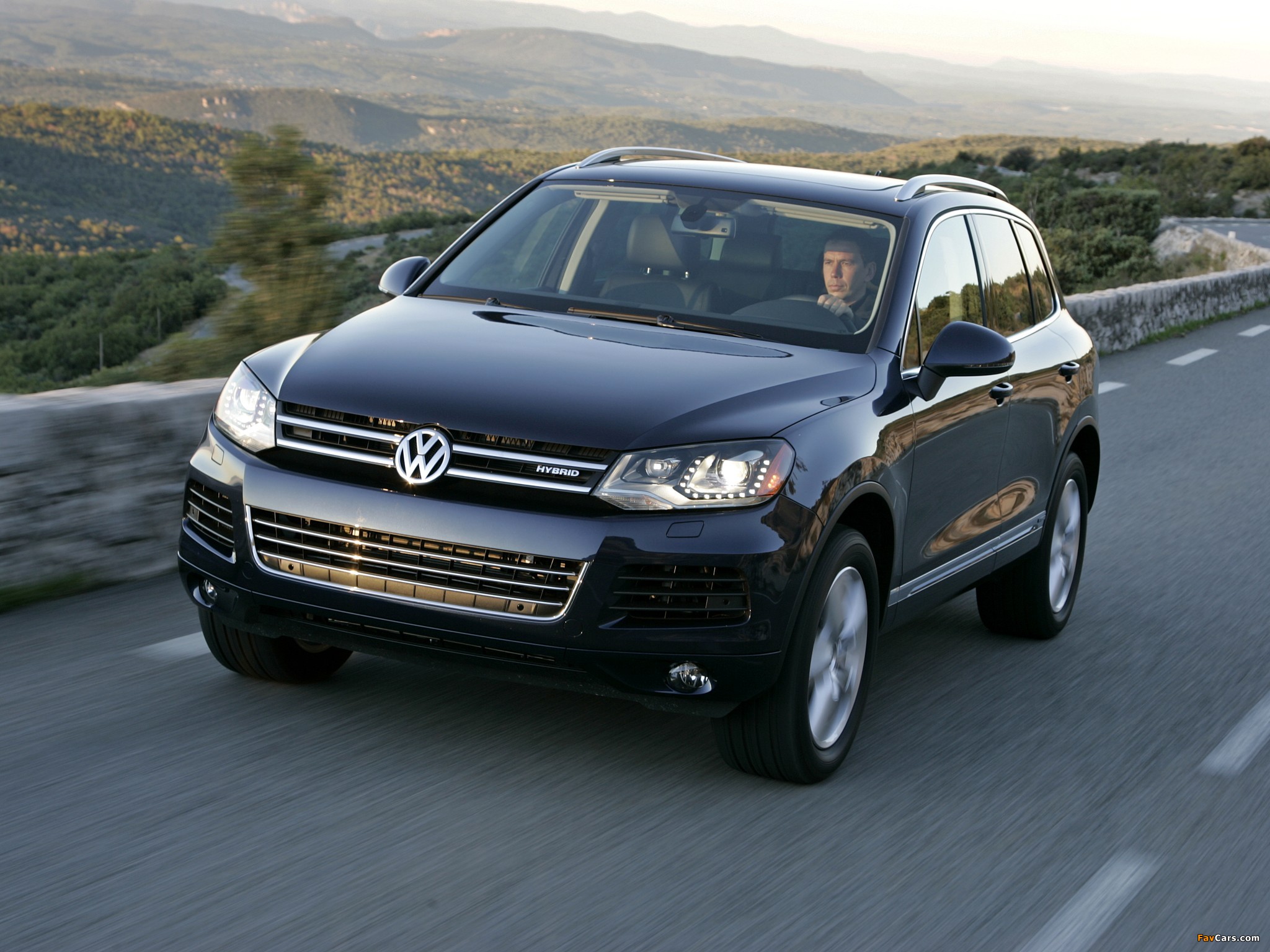 Pictures of Volkswagen Touareg Hybrid US-spec 2010 (2048 x 1536)