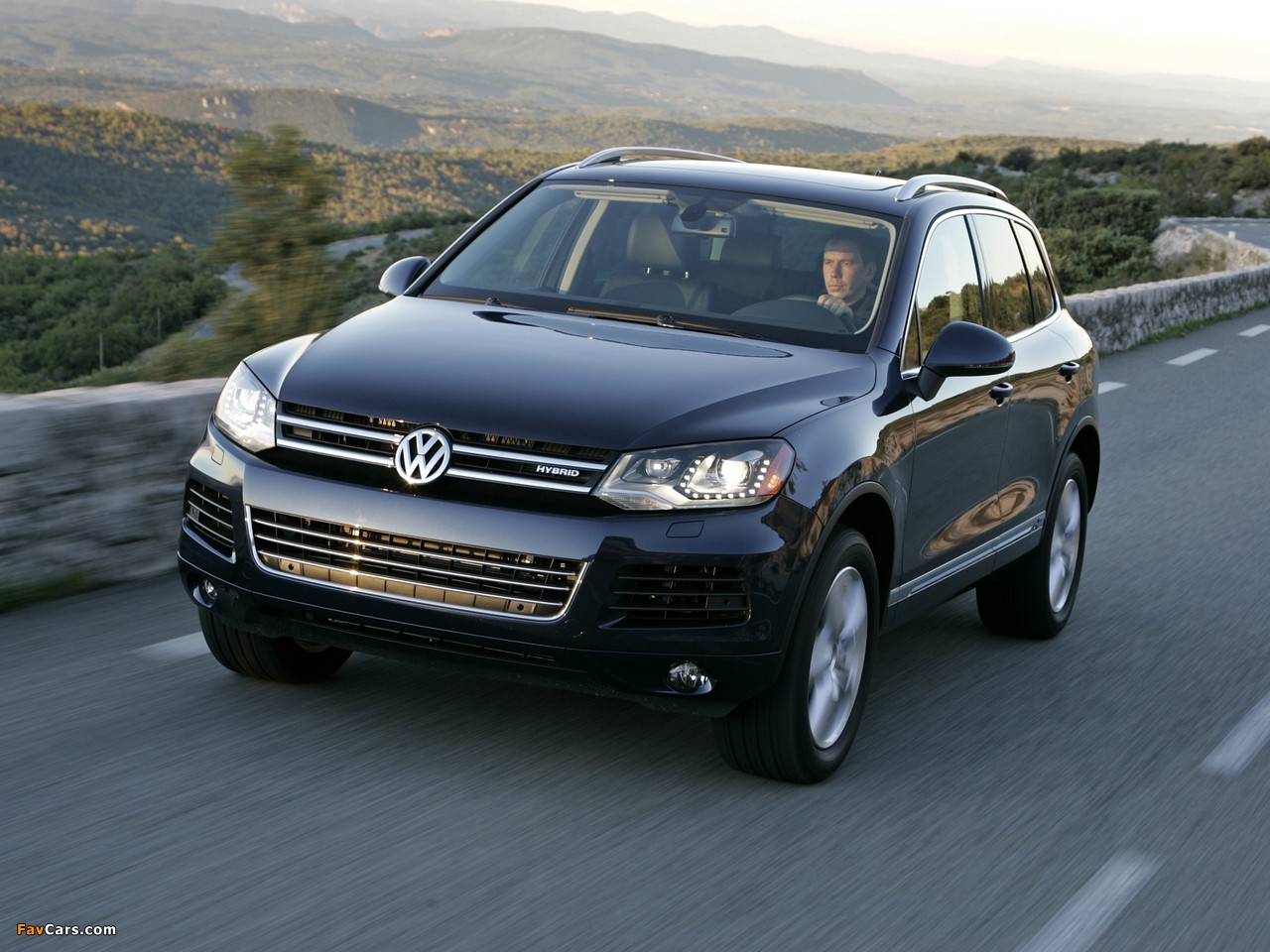Pictures of Volkswagen Touareg Hybrid US-spec 2010 (1280 x 960)