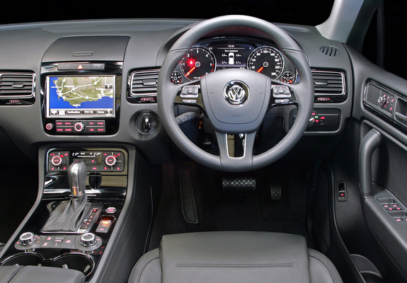 Pictures of Volkswagen Touareg V6 TDI ZA-spec 2010