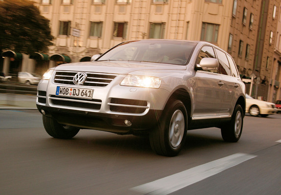 Volkswagen Touareg V6 3.2 2002–06 photos