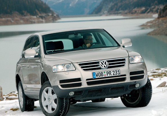 Volkswagen Touareg V6 3.2 2002–06 pictures
