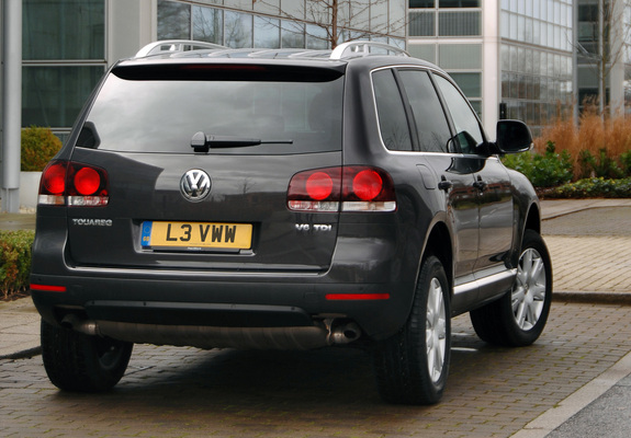 Volkswagen Touareg V6 TDI UK-spec 2007–10 images