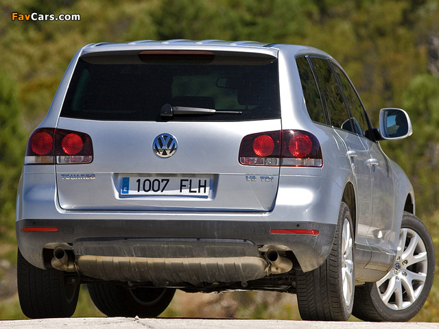Volkswagen Touareg V6 TDI 2007–10 images (640 x 480)