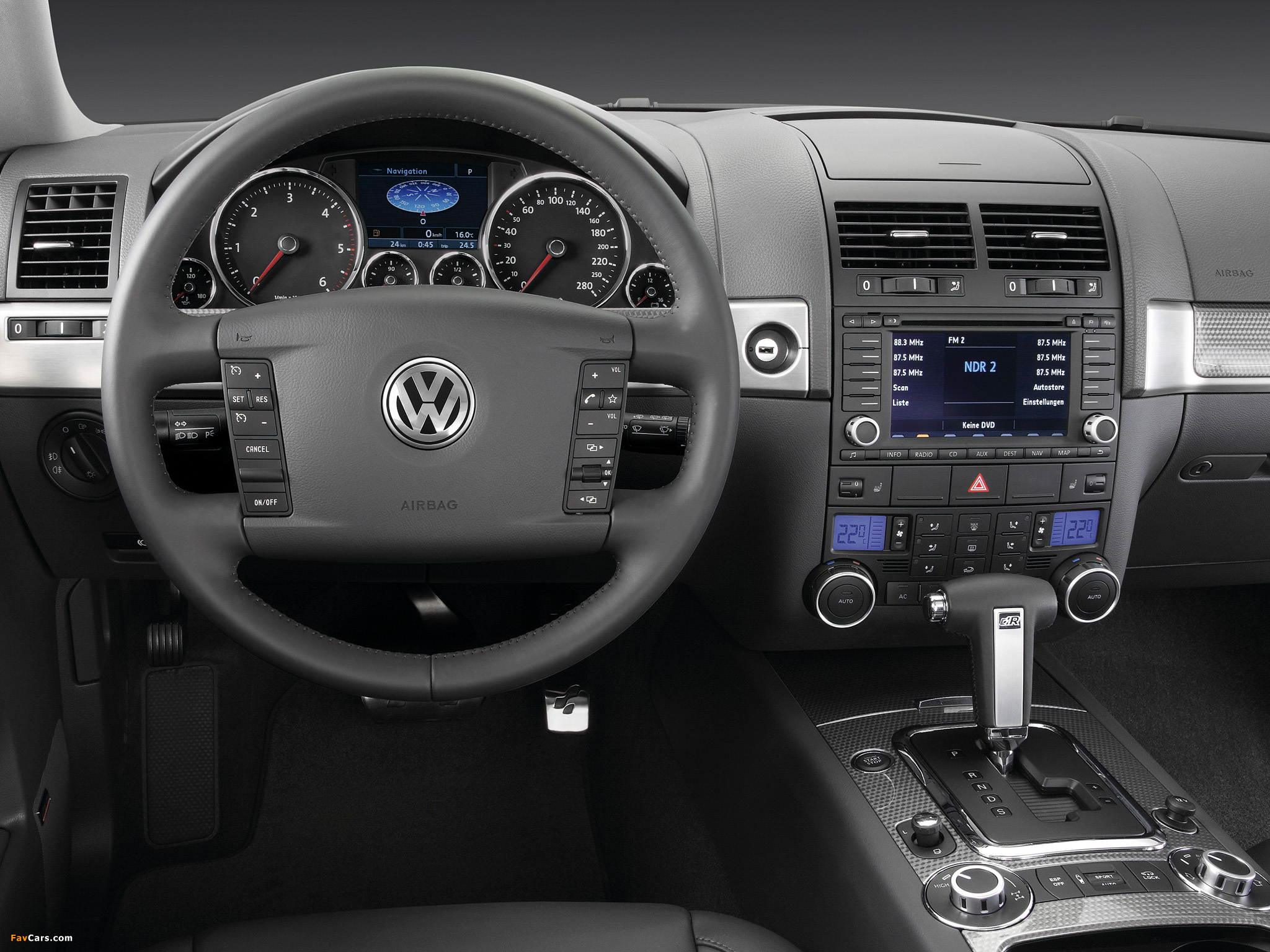 Volkswagen Touareg V10 TDI R-Line 2007–09 images (2048 x 1536)