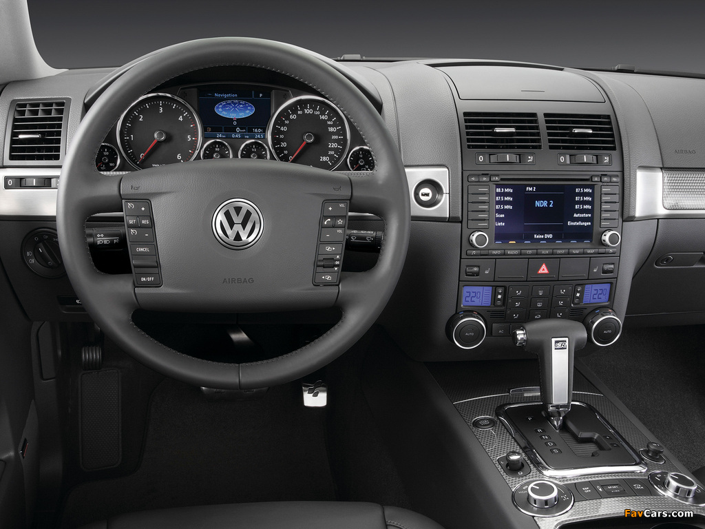 Volkswagen Touareg V10 TDI R-Line 2007–09 images (1024 x 768)