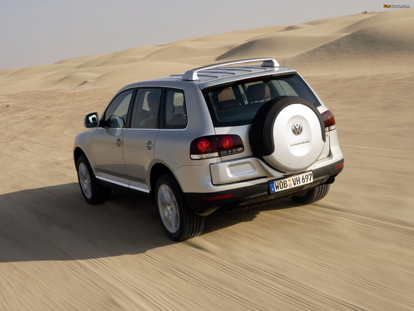 Volkswagen Touareg V6 TDI 2007–10 pictures (1600 x 1200)