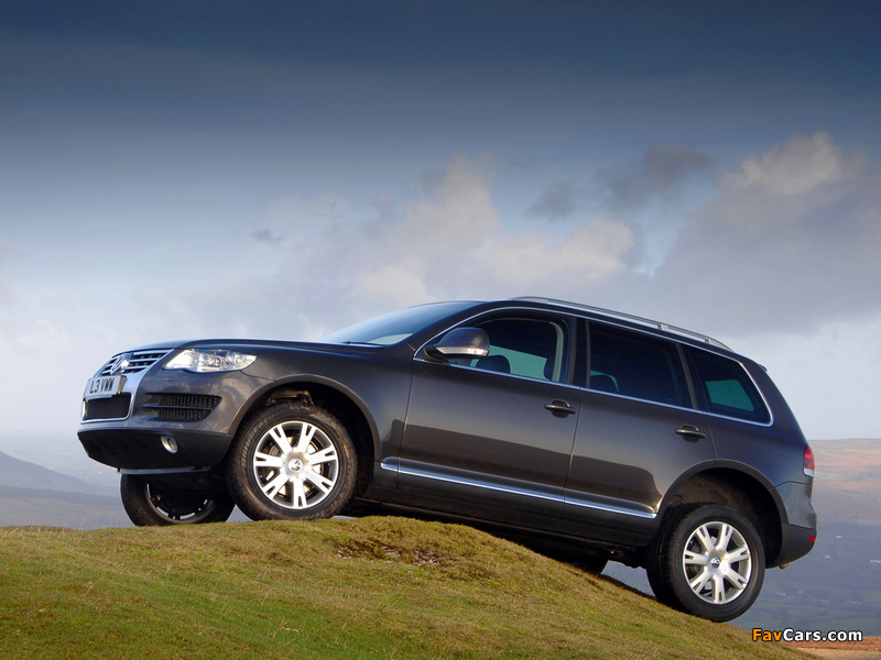 Volkswagen Touareg V6 TDI UK-spec 2007–10 wallpapers (800 x 600)