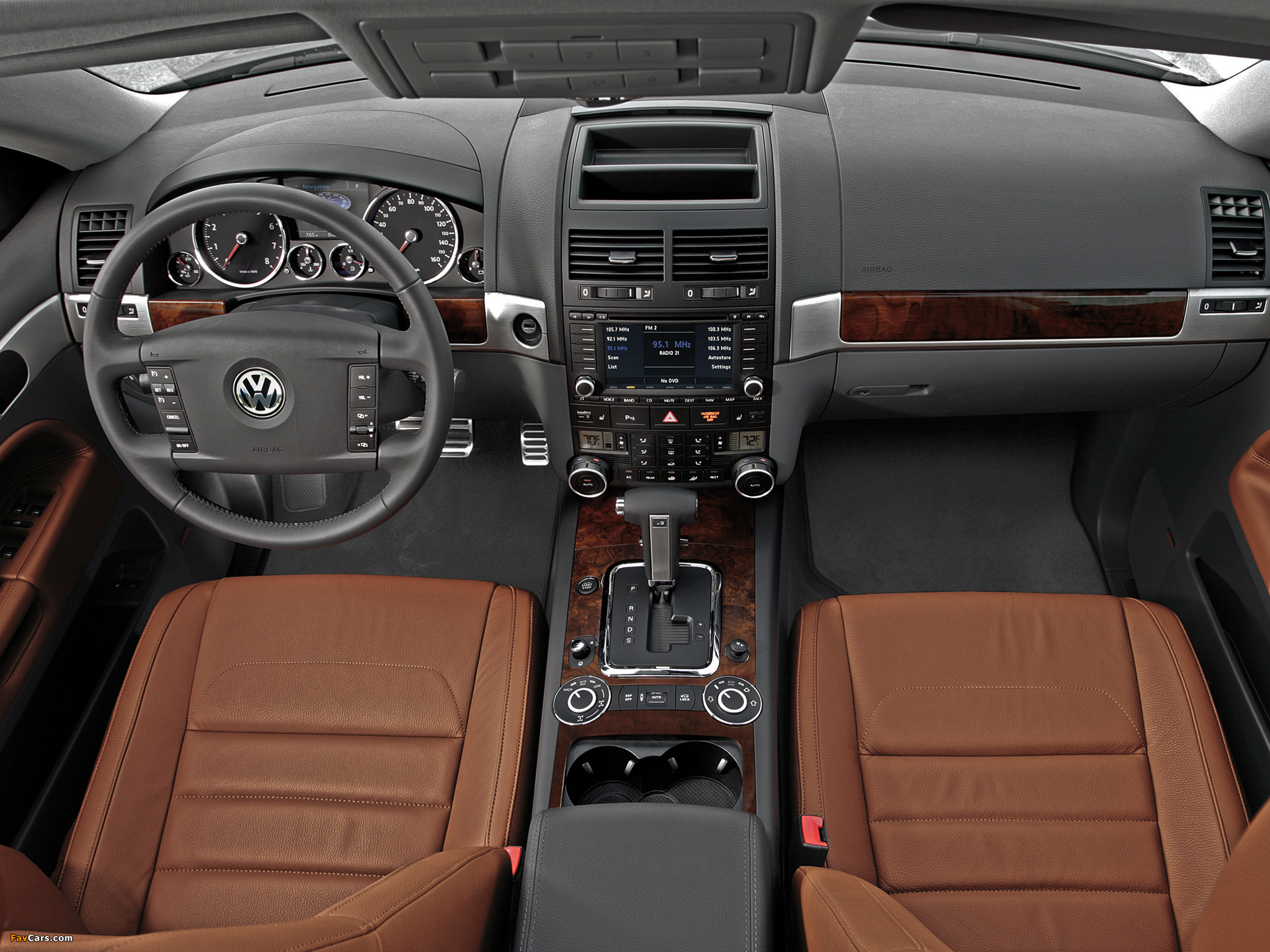 Volkswagen Touareg V6 TDI Clean Diesel 2009 photos (2048 x 1536)