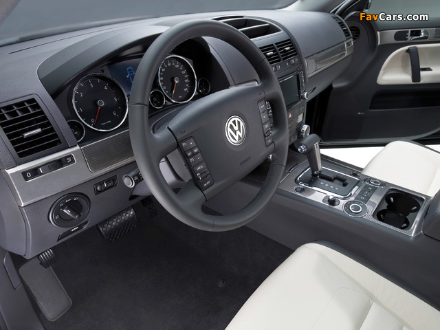 Volkswagen Touareg V6 TDI Lux Limited 2009 wallpapers (640 x 480)