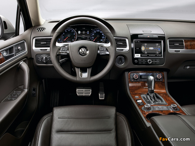 Volkswagen Touareg Hybrid 2010 images (640 x 480)