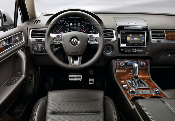 Volkswagen Touareg Hybrid 2010 images