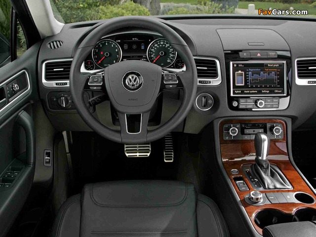 Volkswagen Touareg Hybrid US-spec 2010 photos (640 x 480)