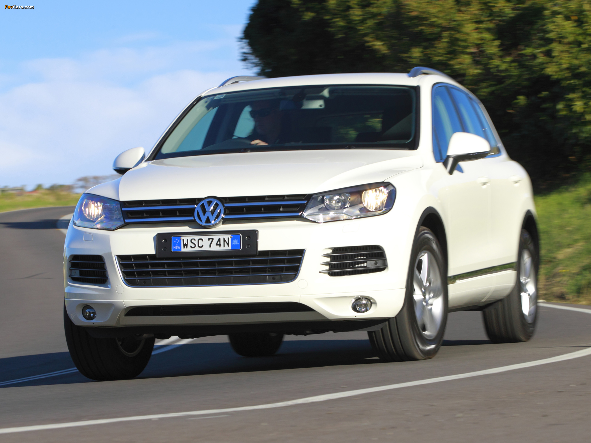 Volkswagen Touareg V6 TDI AU-spec 2010 pictures (2048 x 1536)