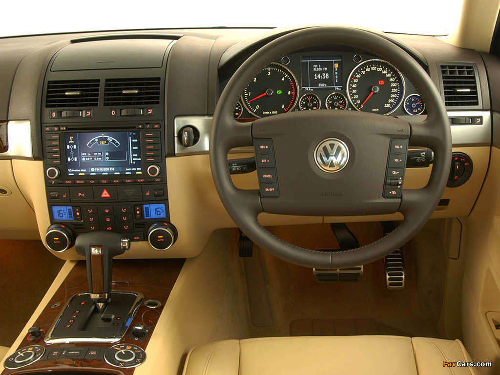 Volkswagen Touareg V10 TDI ZA-spec 2002–07 wallpapers (1024 x 768)