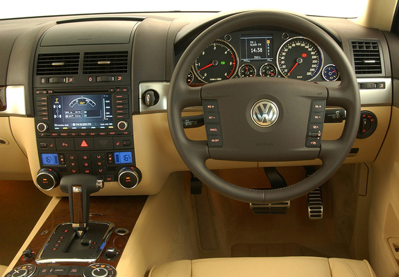 Volkswagen Touareg V10 TDI ZA-spec 2002–07 wallpapers