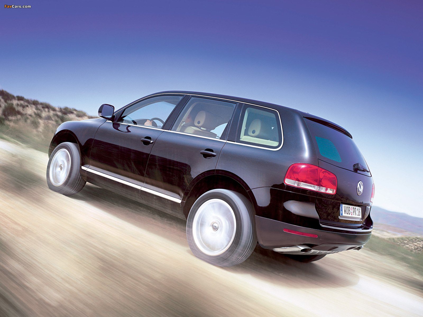 Volkswagen Touareg V6 TDI 2004–07 wallpapers (1600 x 1200)