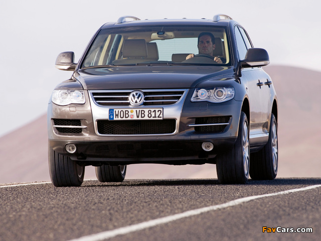 Volkswagen Touareg V10 TDI 2007–09 wallpapers (640 x 480)