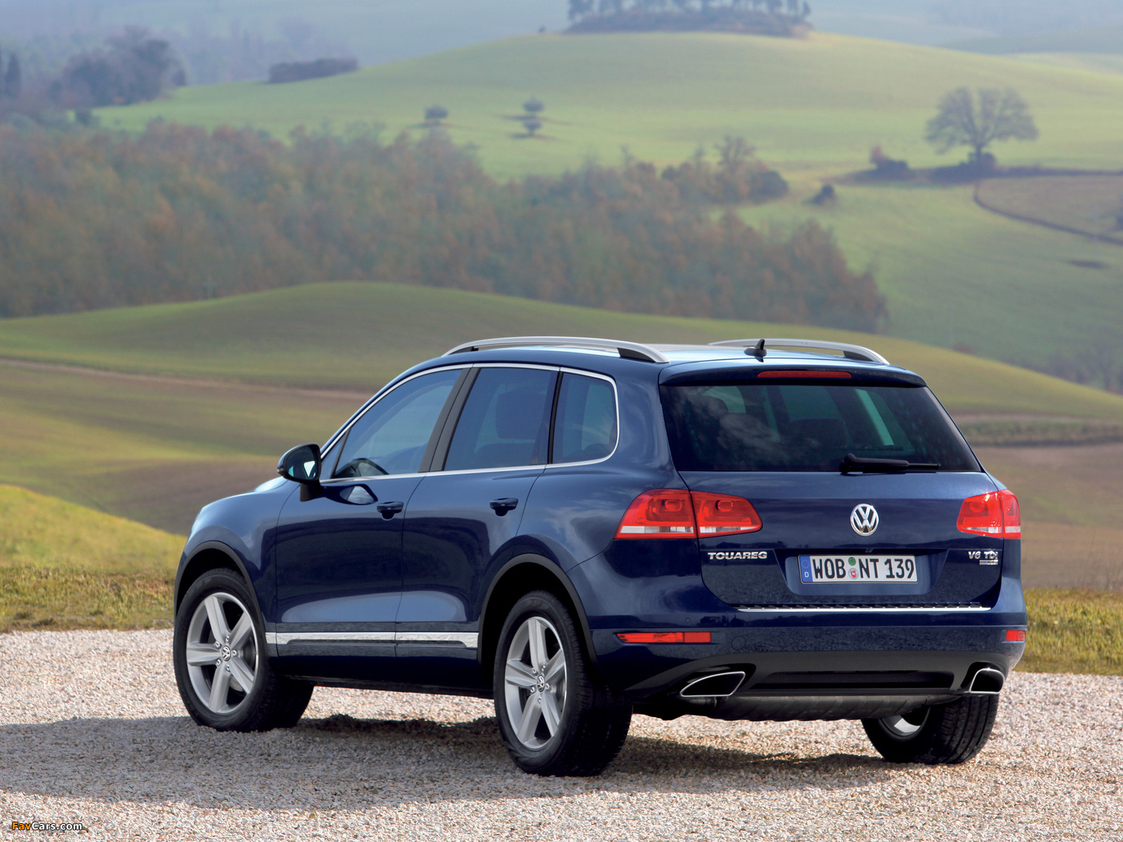 Volkswagen Touareg V6 TDI 2010 wallpapers (1600 x 1200)