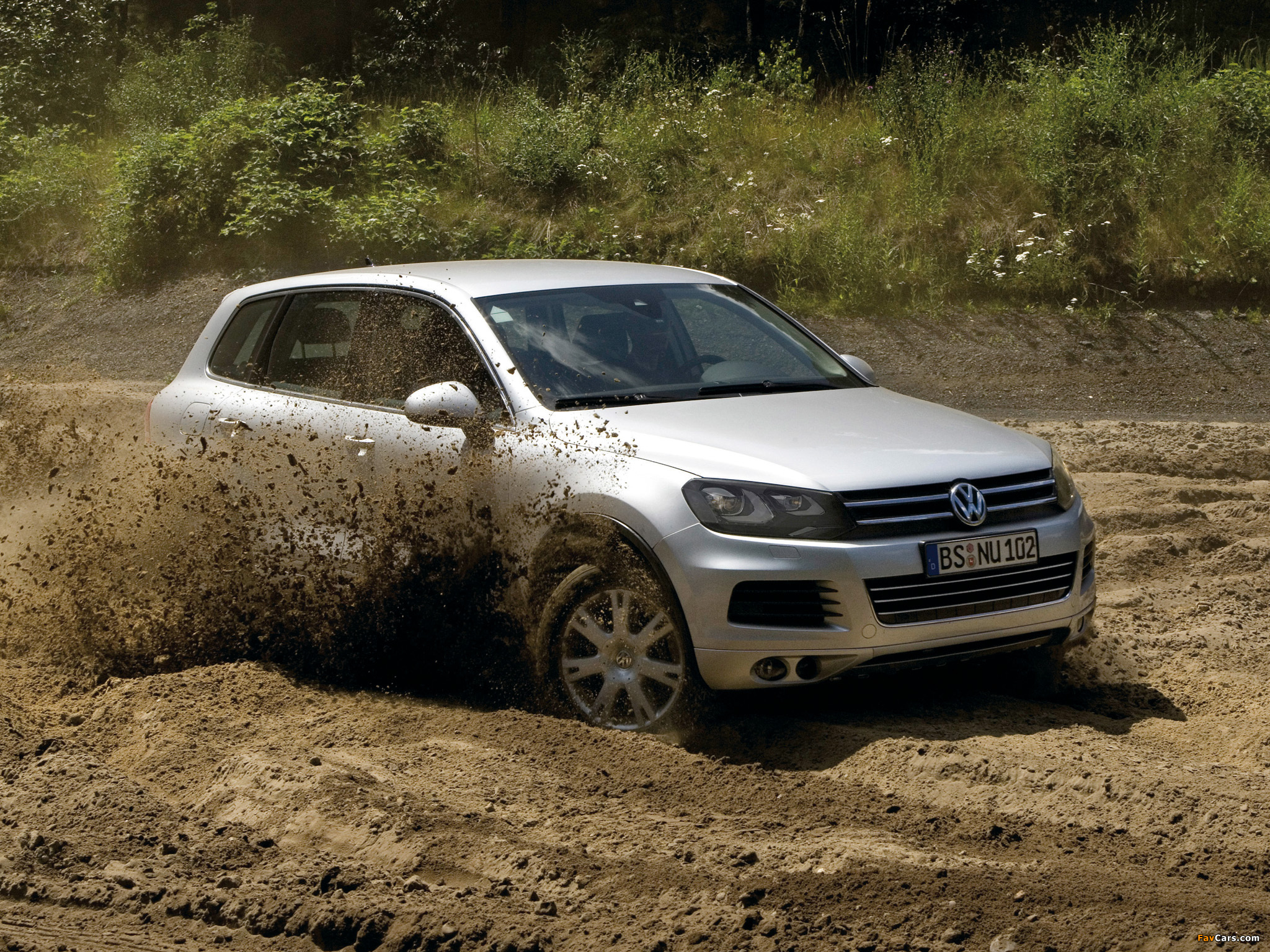 Volkswagen Touareg Prototype 2010 wallpapers (2048 x 1536)