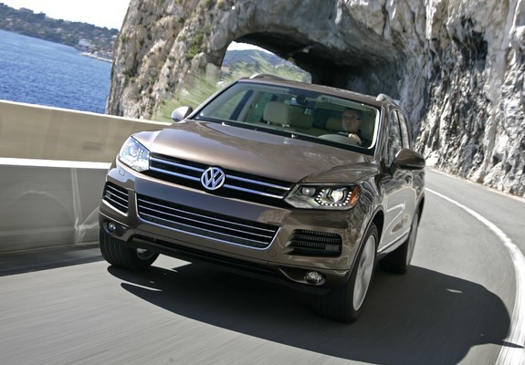 Volkswagen Touareg V6 TDI US-spec 2010 wallpapers