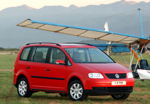 Images of Volkswagen Touran ZA-spec 2003–06